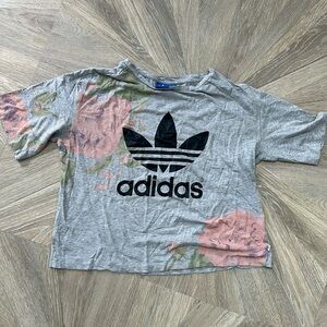 Limited edition adidas tshirt in size small. Like new